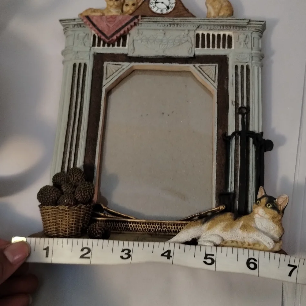 Hand Painted Charming Cat-Themed Mantelpiece Frame/Wall Decor